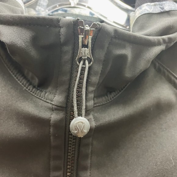Lululemon Long Softshell Hoodied Jacket (8/M) - Picture 5 of 13